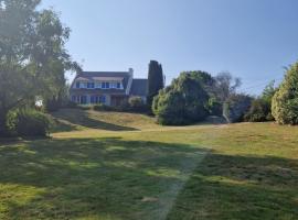 VILLA FAMILIALE 5 chambres dans un écrin de verdure à 15 MNS DES PLAGES，位于梅克的酒店