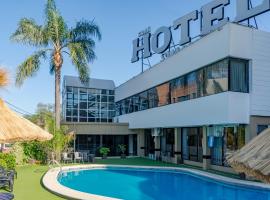 Hotel Sialdorf，位于维拉卡洛斯帕兹的酒店