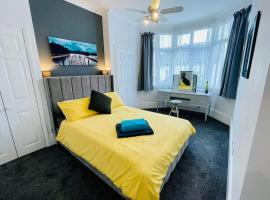 NEW modernised flat in the heart of Leigh on Sea，位于滨海绍森德的低价酒店