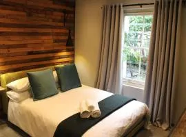 Well Appointed Apartment by ARPA Hospitalities