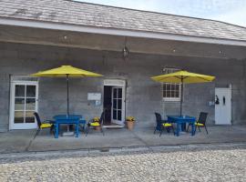 Loughcrew Courtyard House，位于Oldcastle的酒店