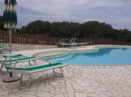 agriturismo gli olivastri appartamento raggio di sole , con piscina e vista mare ,climatizzatore,wifi