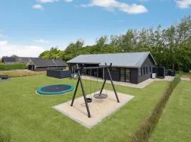 Gorgeous Home In Tarm With Wifi