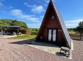 AC/DC Glamping，位于New Aberdour的山林小屋