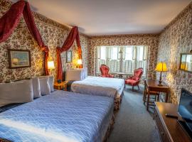 默里酒店 ，位于麦基诺岛英国登陆历史古迹附近的酒店