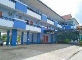 卡萨日恩场酒店