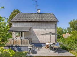 Villa in Flen in the heart of Sormland，位于Flen的酒店