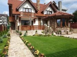 Poiana Golf Chalet