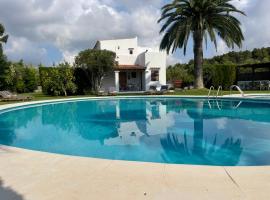 Authentic Villa with amazing pool，位于圣塔格鲁迪斯的别墅