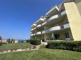 Family Apartment & Outside Pool & Sea View