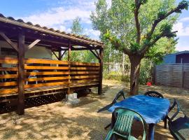 Mobil-home 6 personnes sur terrain 600 m2，位于维亚斯的露营地