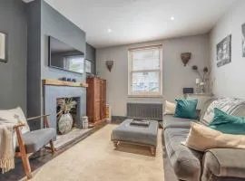 Stylish 2-Bed House With Office And Private Garden