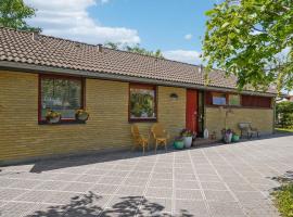 3 Bedroom Cozy Home In Risskov，位于Risskov的酒店