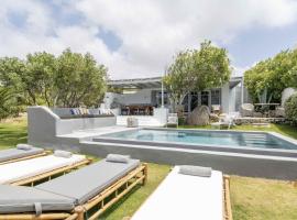 Villa Valente in Mykonos with two pools!，位于普拉迪斯亚罗斯的乡村别墅