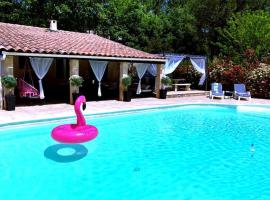 Gorges du Verdon : Guest house avec piscine，位于Baudinard的酒店
