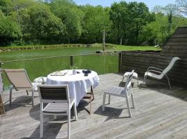 La Suite du Pêcheur, balnéo et terrasse privative. Entre terre et mer，位于Tréméoc的酒店