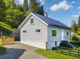 Lovely Home In Flekkefjord With House A Panoramic View，位于弗莱克菲尤尔的乡村别墅