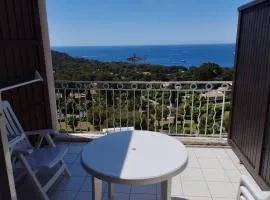 Studio 5 people with beautiful sea view