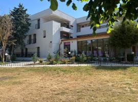 Hotel Violeta，位于朱庇特的酒店