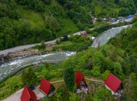 bungalove tatil köyü，位于贾马里海姆森的山林小屋