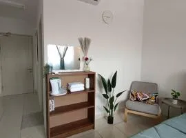 Qilayna guest room