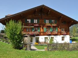 Alpenchalet Spiher Gstaad Ferienwohnung im Parterre，位于格施塔德的度假短租房