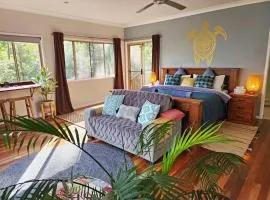 Cosy Studio with Forest Views, Noosa Hinterland
