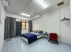 Permas Double Storey 8 Pax WiFi Netflix