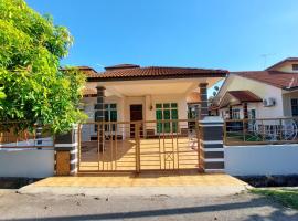 Teratak Azhan Homestay，位于Kampong Sungai Putat的酒店