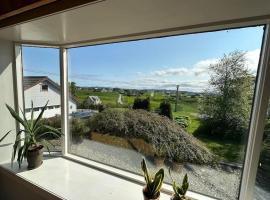 Scenic Norwegian Getaway - Cozy Home w Garden & All-Day Sun