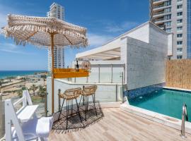 Boutique Villa with Rooftop Pool，位于内坦亚的酒店