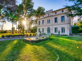 Château Sainte Colombe，位于Saint-Geniès-des-Mourgues的住宿加早餐旅馆