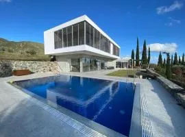 Luxury Villa Pluto Stunning Mountain Views