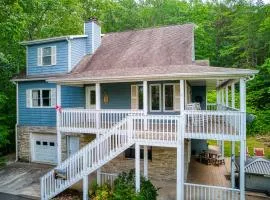 Berg Stuga, Free Attraction Tickets, Game Room, Hot Tub, WIFI!!!