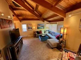 Exposed Beam 3BR Modern Mountain Retreat