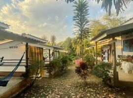 Sun Moon Pai Bungalow，位于拜县的酒店