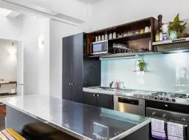Gorgeous NY Style Loft in CBD - Netflix Wifi