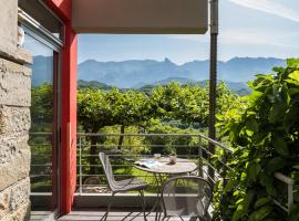 Gefiri Plakas Hotel, Tzoumerka，位于Plaka的酒店