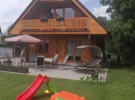 Blockbohlenhaus-Steiner-Lodge，位于Steinen的酒店