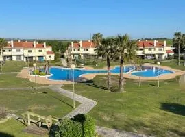 Villa avec piscine dans un golf