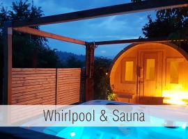 Hütte40: Ganze Hütte nah am See mit privatem Whirlpool, Sauna. Umzäunt.，位于瓦尔德基兴的酒店