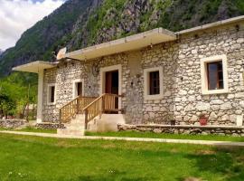 Stomici Guesthouse，位于Ndërlysaj的酒店