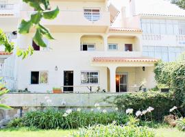 Villa do Sol Carcavelos Beach House，位于卡尔卡维洛斯的酒店