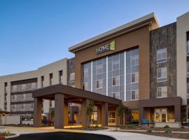 Home2 Suites By Hilton Petaluma，位于佩塔卢马海伦普特南区域公园附近的酒店