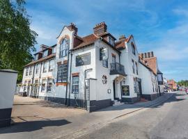 The George Hotel, Amesbury, Wiltshire，位于埃姆斯伯里的酒店