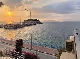 Amazing Seaview Flat，位于库萨达斯Kusadasi Castle附近的酒店