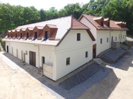 Zámek Castle Račice - Podzámčí Undercastle，位于Račice的酒店