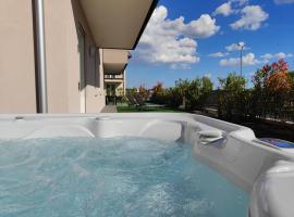 San Giorgio Design Home con Jacuzzi Privata，位于科拉迪拉齐塞的酒店
