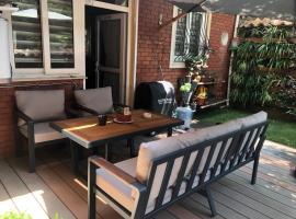 ANTALYA KALEİ&Ccedil;İ TARİHİ LOKASYON BAH&Ccedil;ELİ &Ouml;ZEL M&Uuml;STAKİL ev，位于安塔利亚的乡村别墅