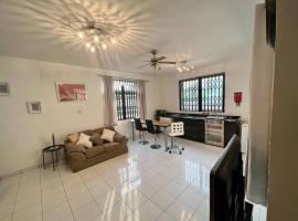 Beautiful one bed apartment in Tema Community 6，位于特马的公寓